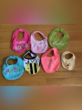 Colorful Kids 7 Bibs Set - Pink, Red, Blue, Green, White